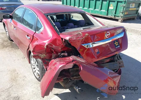 2015 Nissan Altima 2.5/2.5 S/2.5 Sl/2.5 Sv z USA, uszkodzony, nr VIN 1N4AL3AP2FC262687